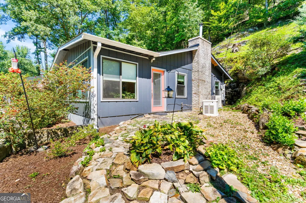 162 Hiawassee River Road RD Brasstown, NC 28902
