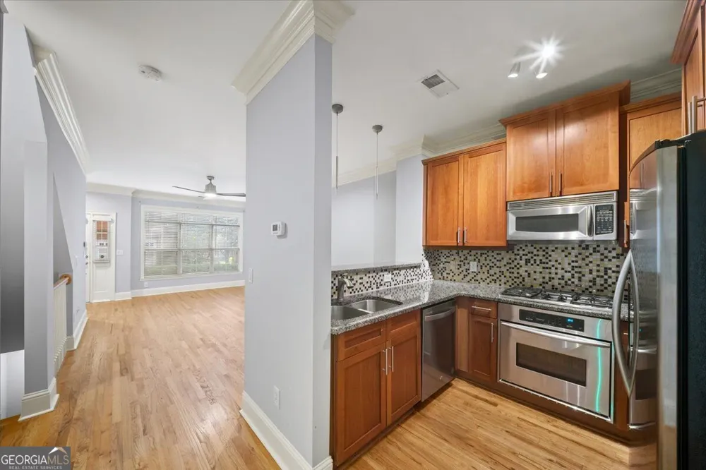 1115 Glenridge PL NE Sandy Springs, GA 30342