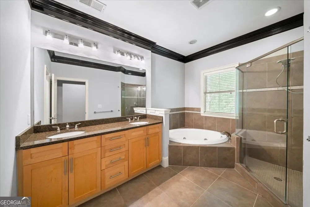 1115 Glenridge PL NE Sandy Springs, GA 30342