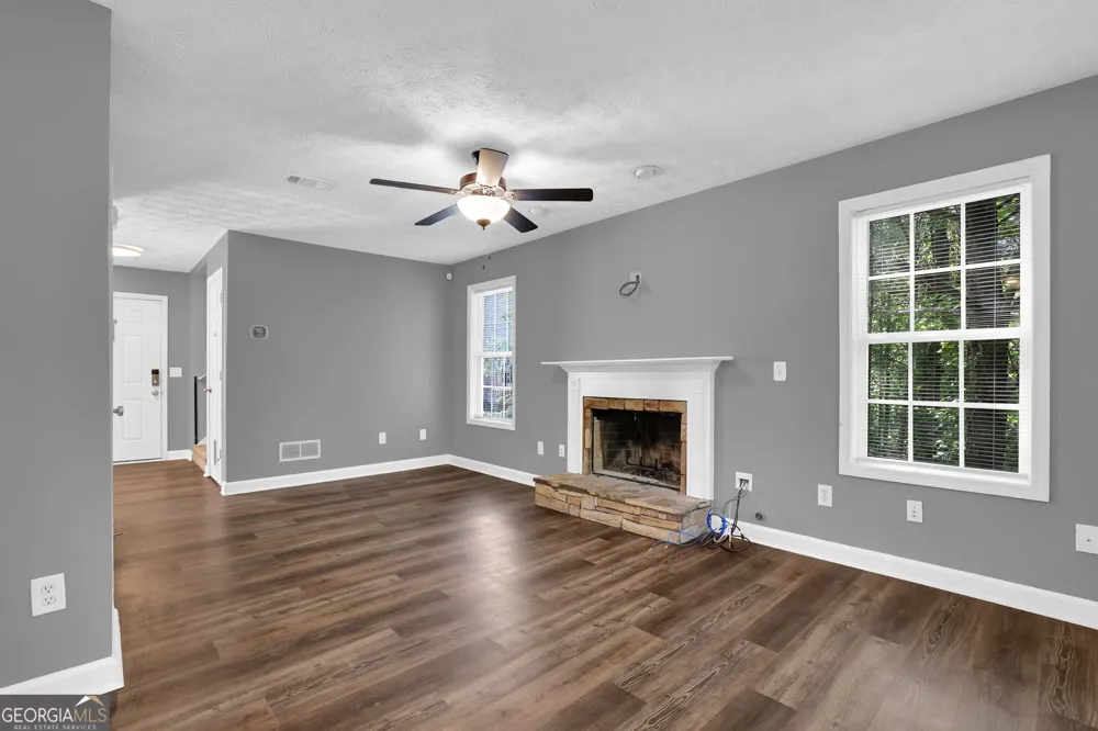 1081 Whispering Woods DR Canton, GA 30114