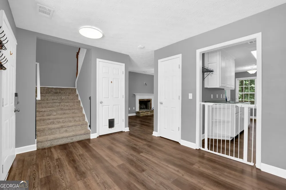 1081 Whispering Woods DR Canton, GA 30114