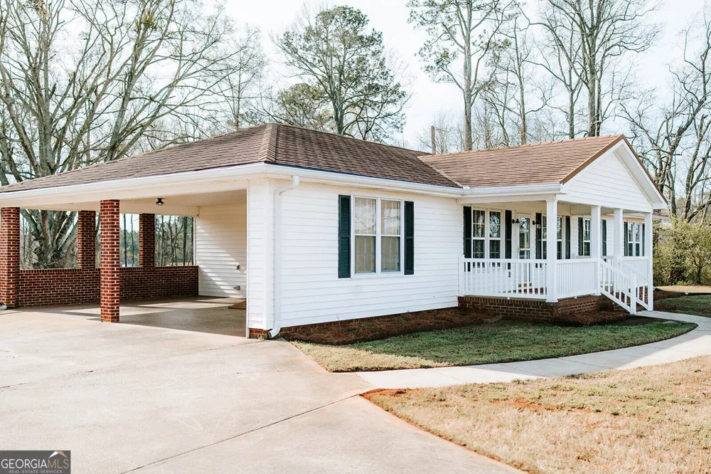 674 Yancey RD Arnoldsville, GA 30619