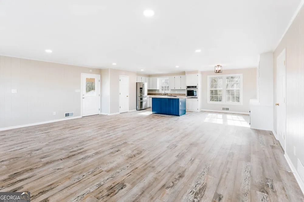 674 Yancey RD Arnoldsville, GA 30619