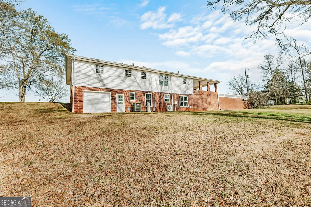 674 Yancey RD Arnoldsville, GA 30619