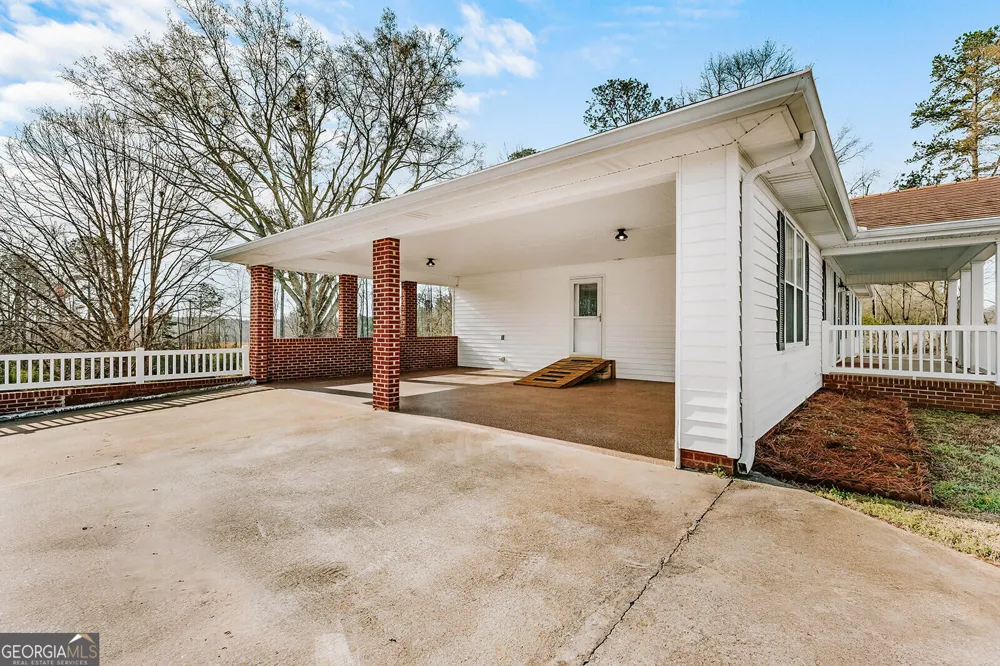 674 Yancey RD Arnoldsville, GA 30619