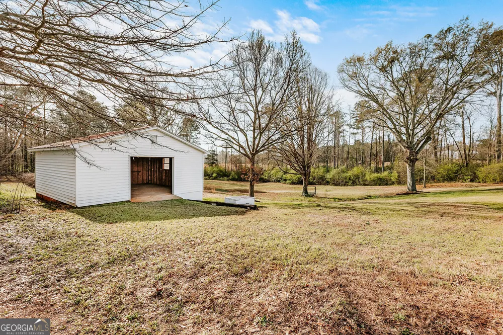 674 Yancey RD Arnoldsville, GA 30619