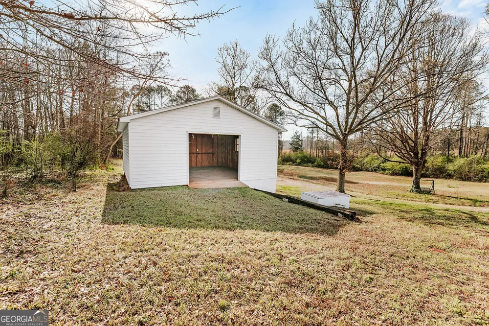 674 Yancey RD Arnoldsville, GA 30619