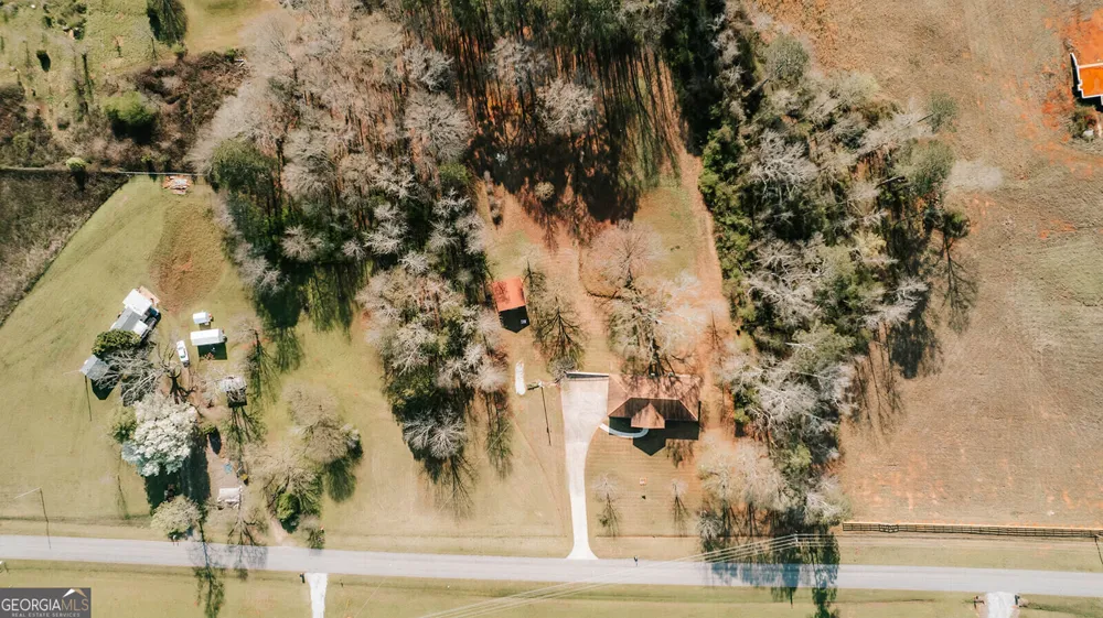 674 Yancey RD Arnoldsville, GA 30619