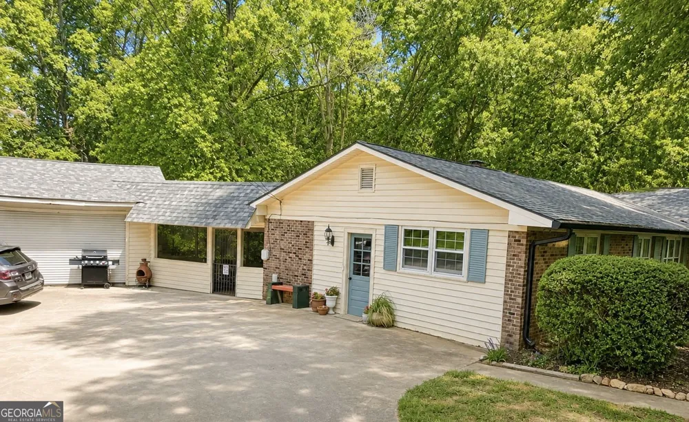 3931 Green DR Gainesville, GA 30506