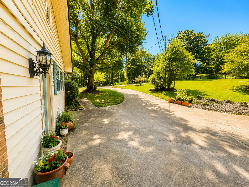 3931 Green DR Gainesville, GA 30506