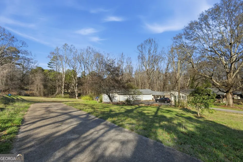 3931 Green DR Gainesville, GA 30506
