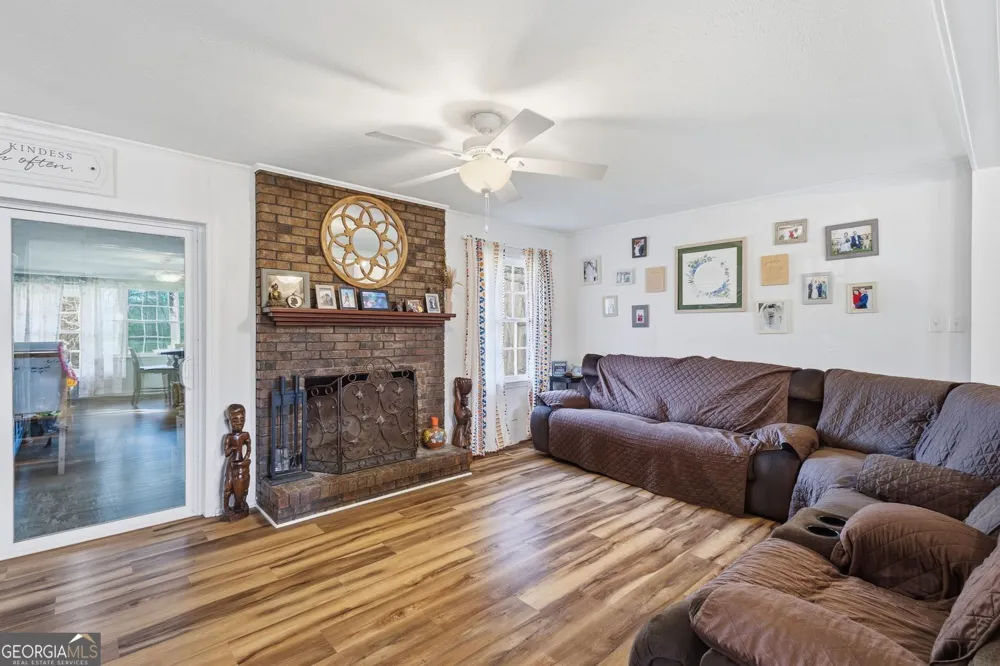 3931 Green DR Gainesville, GA 30506