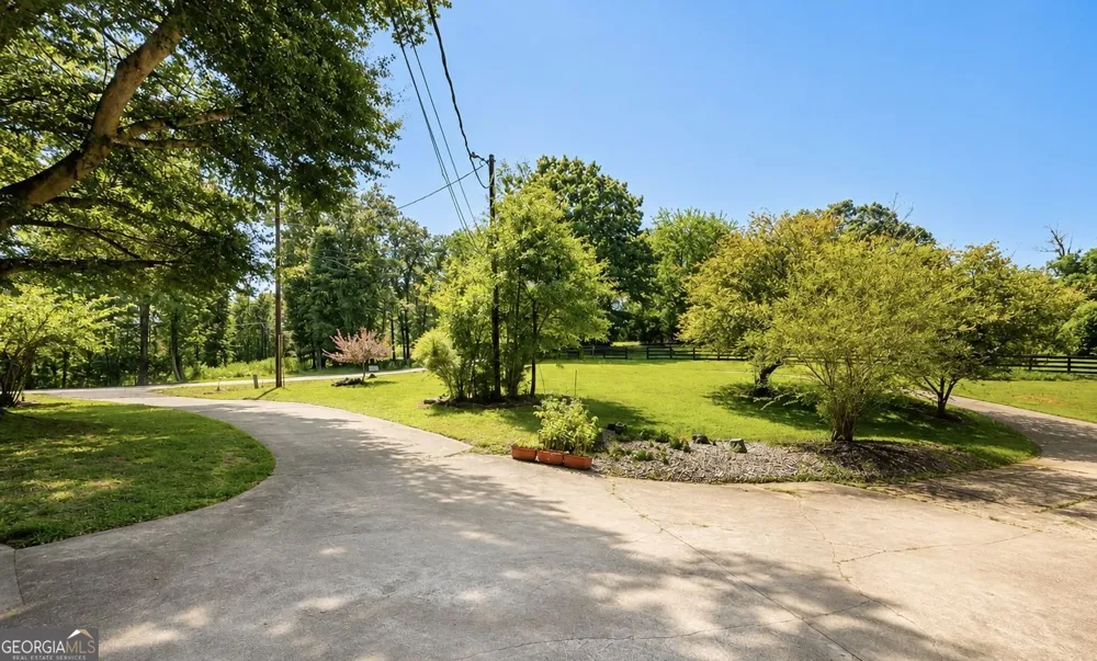 3931 Green DR Gainesville, GA 30506