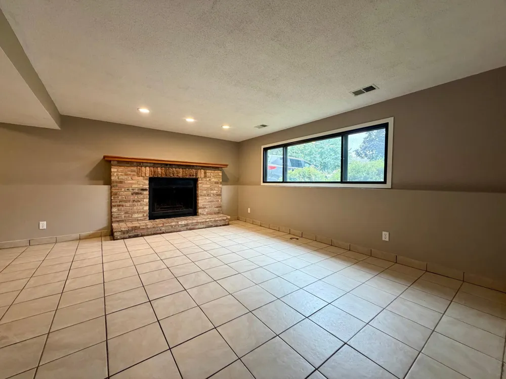 1612 69th Avenue Brooklyn Center, MN 55430