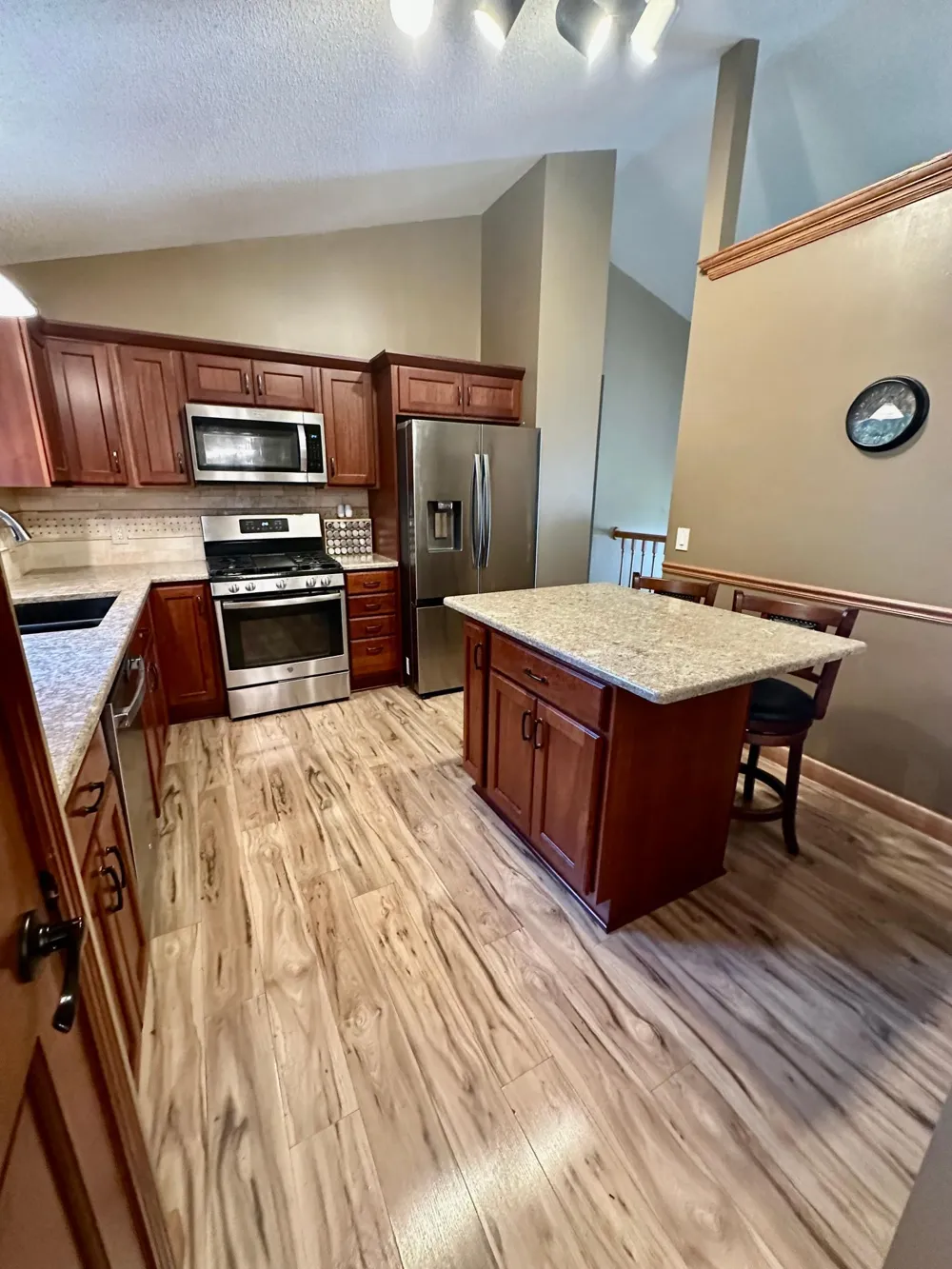 13628 Bryant Place S Burnsville, MN 55337