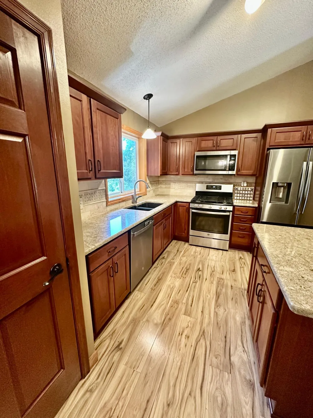 13628 Bryant Place S Burnsville, MN 55337