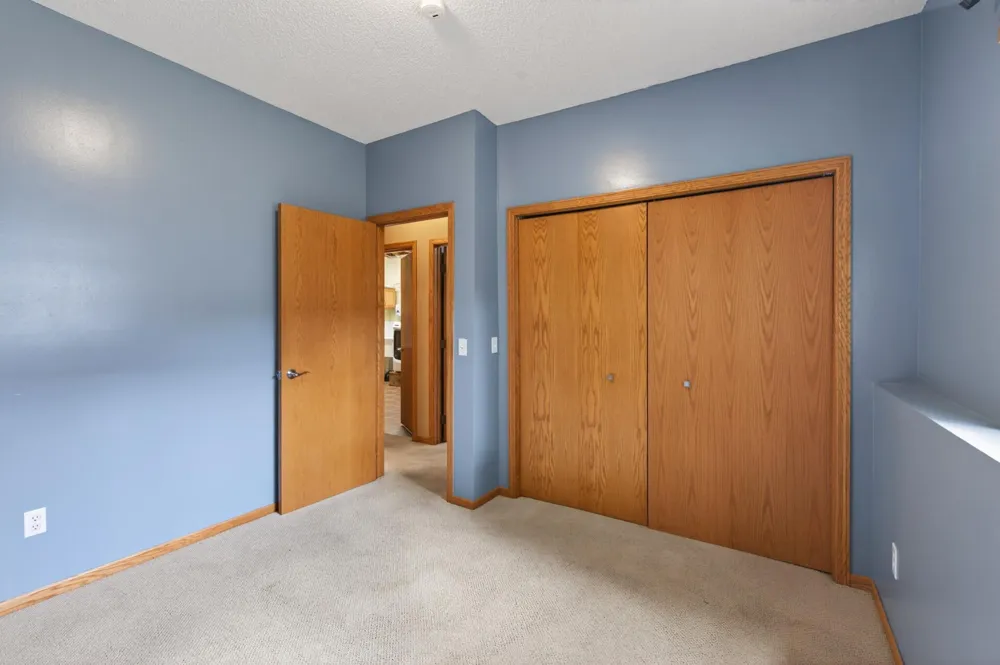 13628 Bryant Place S Burnsville, MN 55337