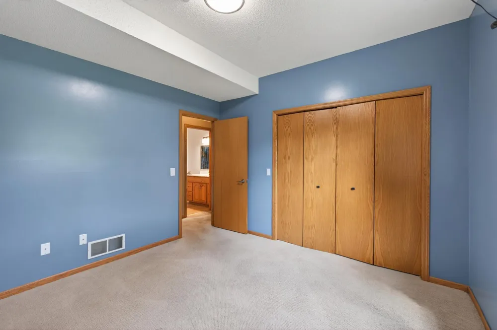 13628 Bryant Place S Burnsville, MN 55337