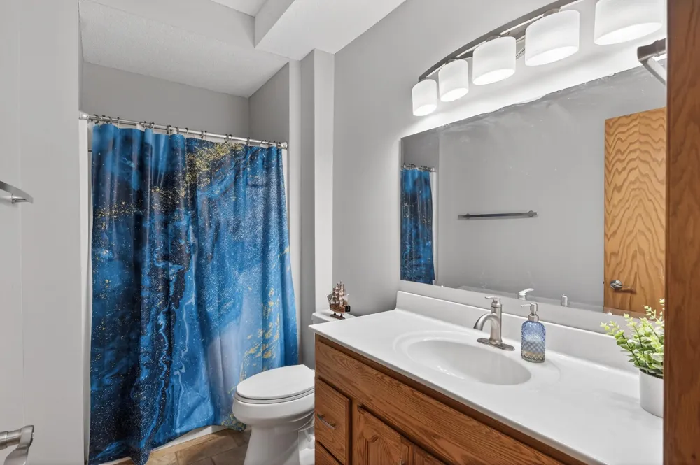 13628 Bryant Place S Burnsville, MN 55337