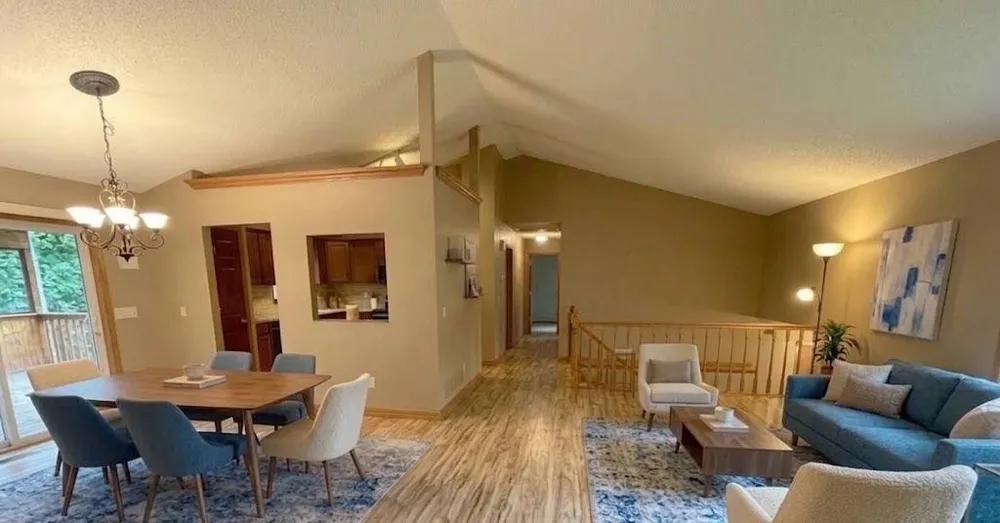 13628 Bryant Place S Burnsville, MN 55337