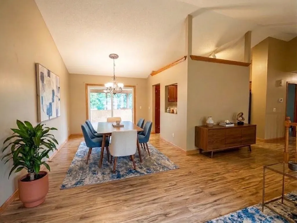 13628 Bryant Place S Burnsville, MN 55337