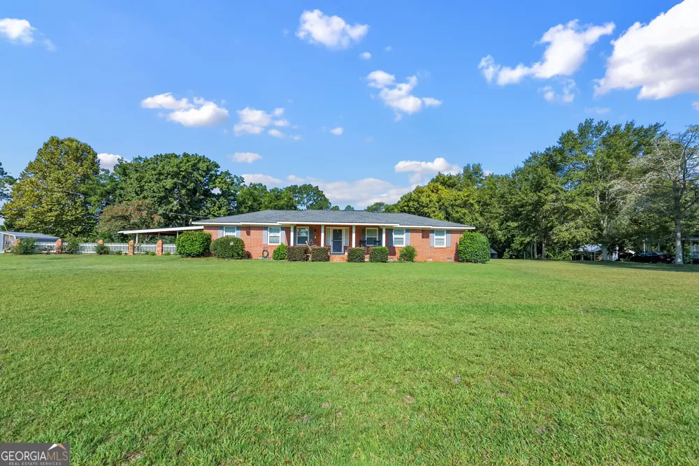 1069 Funston Sigsbee RD Moultrie, GA 31768
