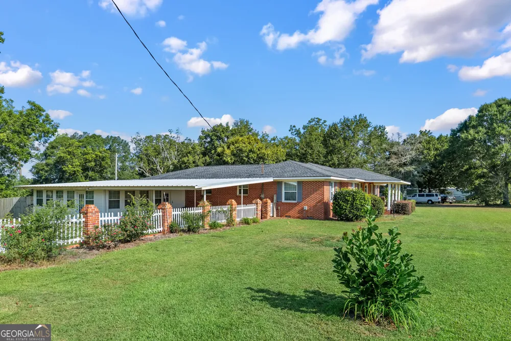 1069 Funston Sigsbee RD Moultrie, GA 31768