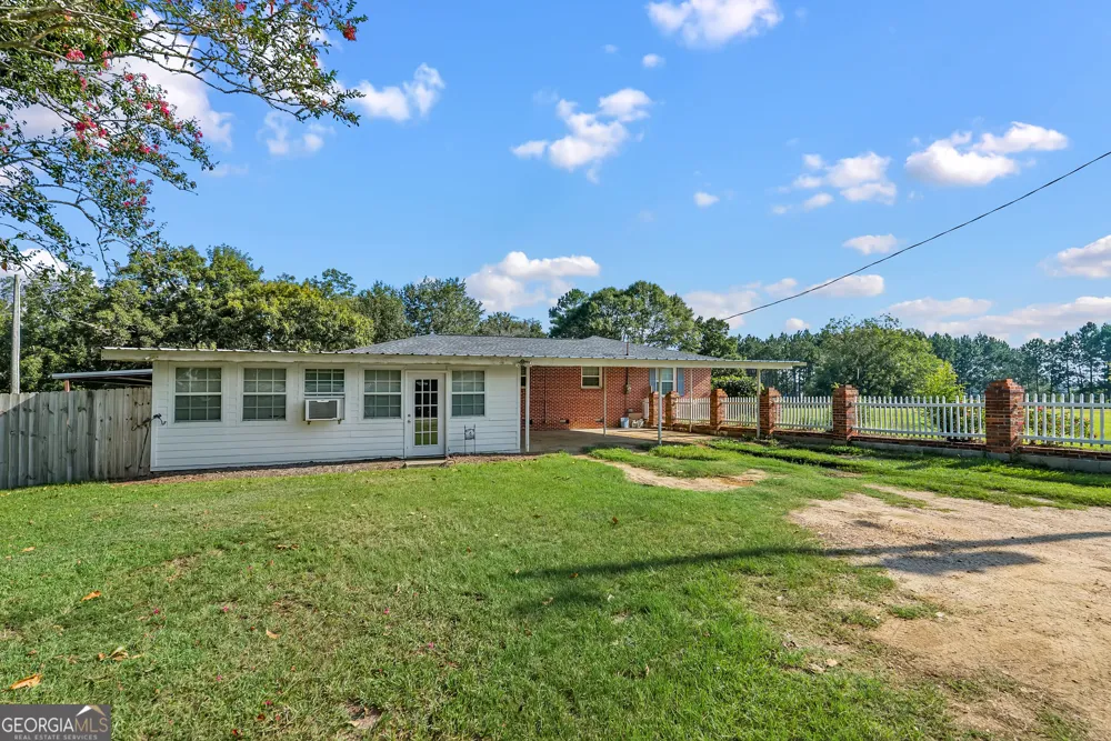 1069 Funston Sigsbee RD Moultrie, GA 31768