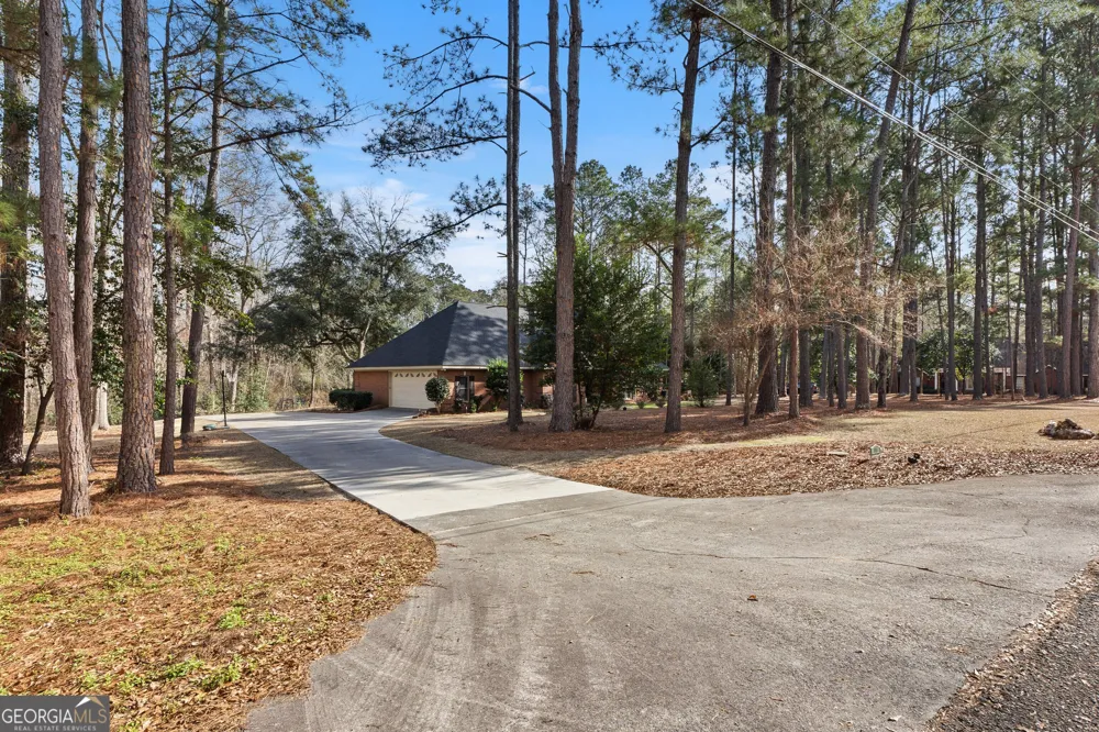 1133 Creekside DR Eastman, GA 31023