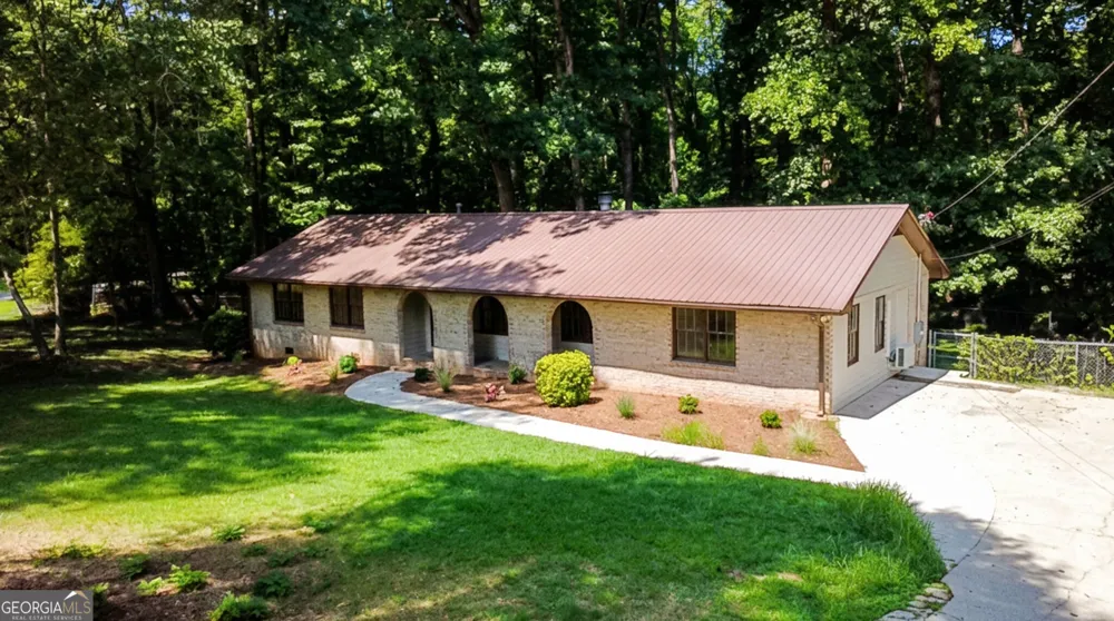 1191 Arrowhead RD Watkinsville, GA 30677