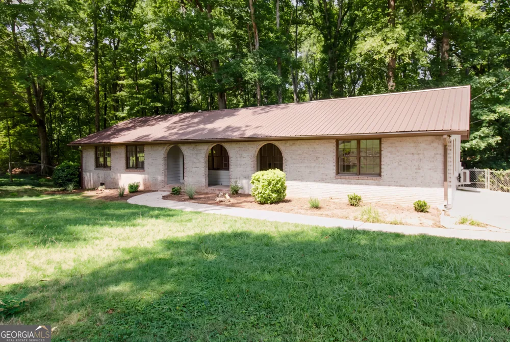1191 Arrowhead RD Watkinsville, GA 30677