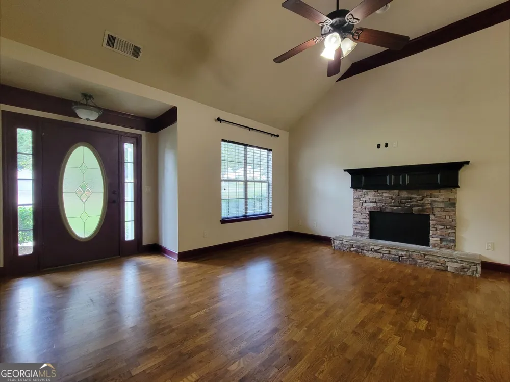 516 Oxford RDG Winder, GA 30680