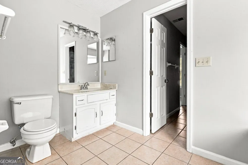 5021 David PL Smyrna, GA 30082