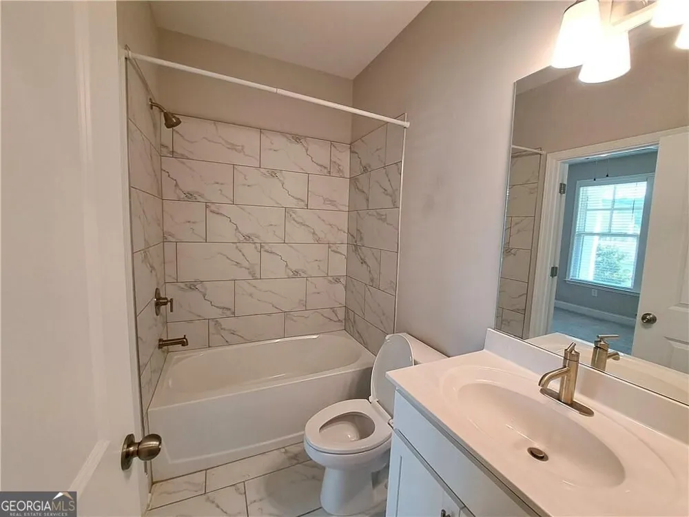 637 Stan Hope LN Suwanee, GA 30024