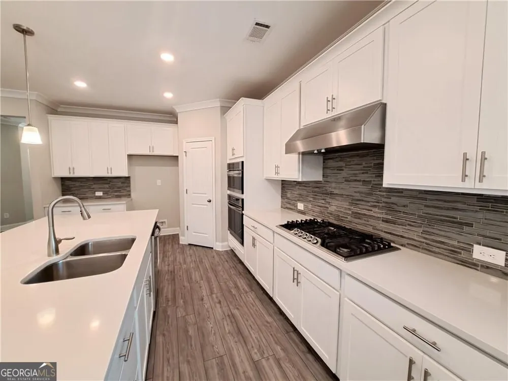637 Stan Hope LN Suwanee, GA 30024