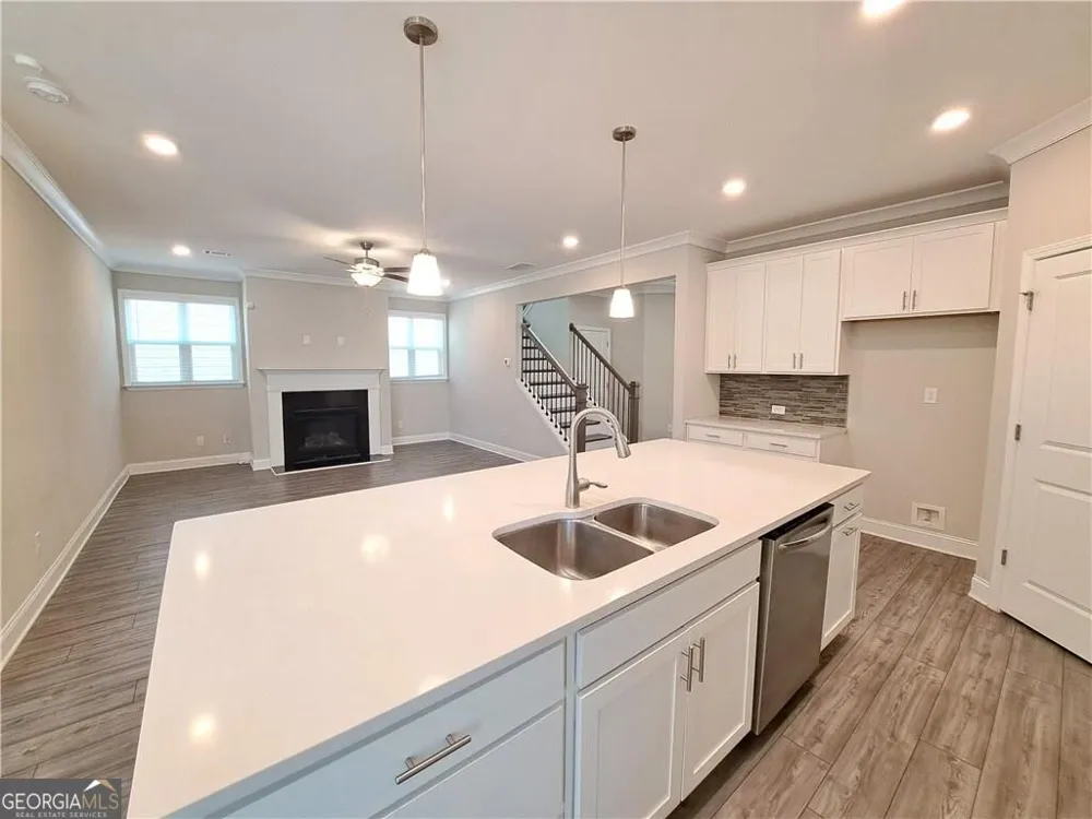 637 Stan Hope LN Suwanee, GA 30024