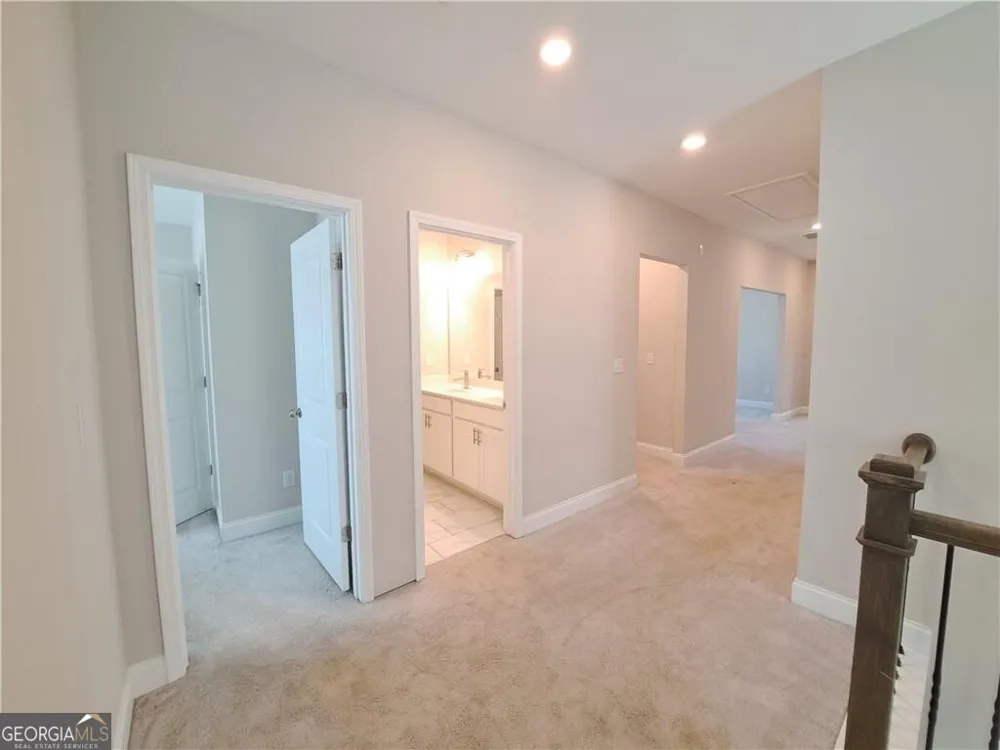 637 Stan Hope LN Suwanee, GA 30024