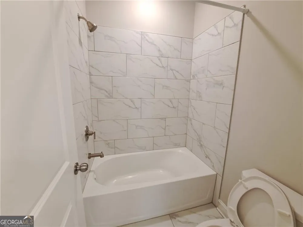 637 Stan Hope LN Suwanee, GA 30024