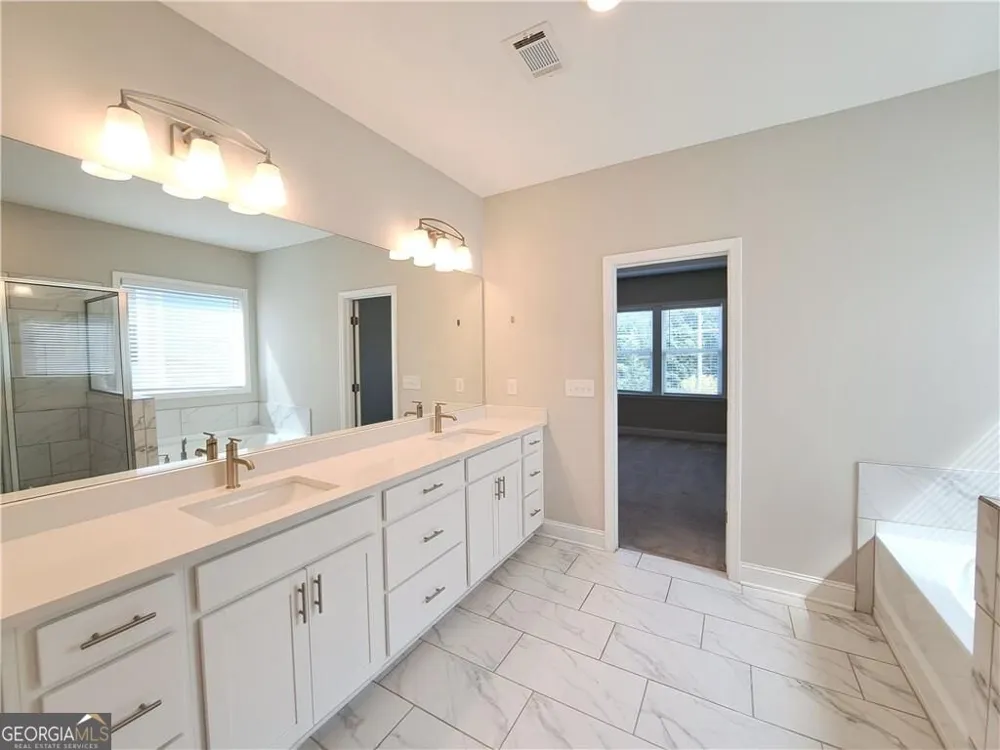 637 Stan Hope LN Suwanee, GA 30024