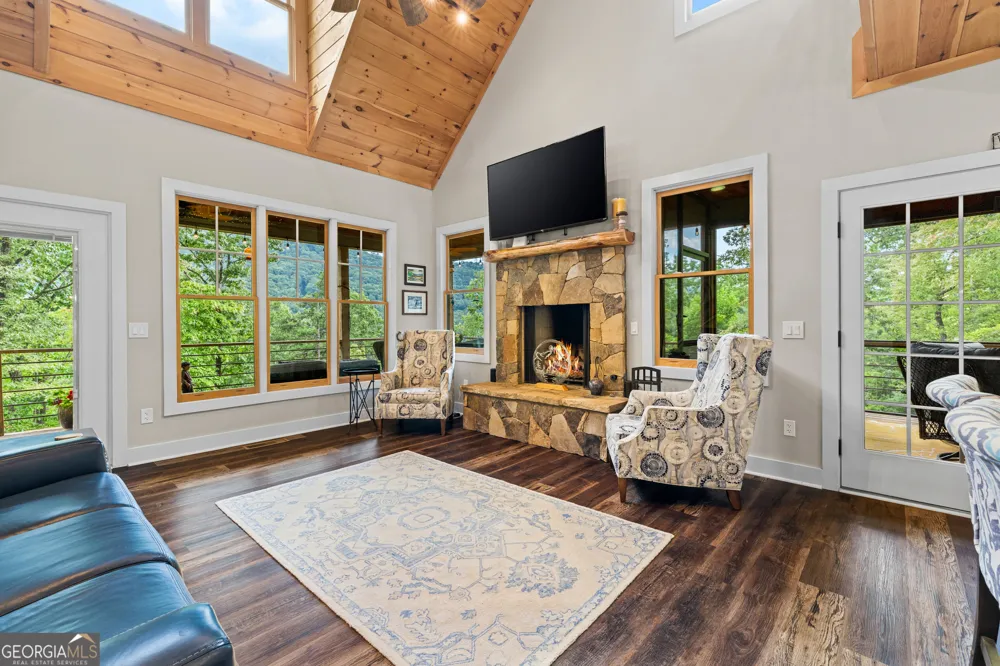 33 Jim McCrackin RD Clayton, GA 30525