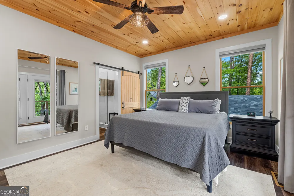33 Jim McCrackin RD Clayton, GA 30525