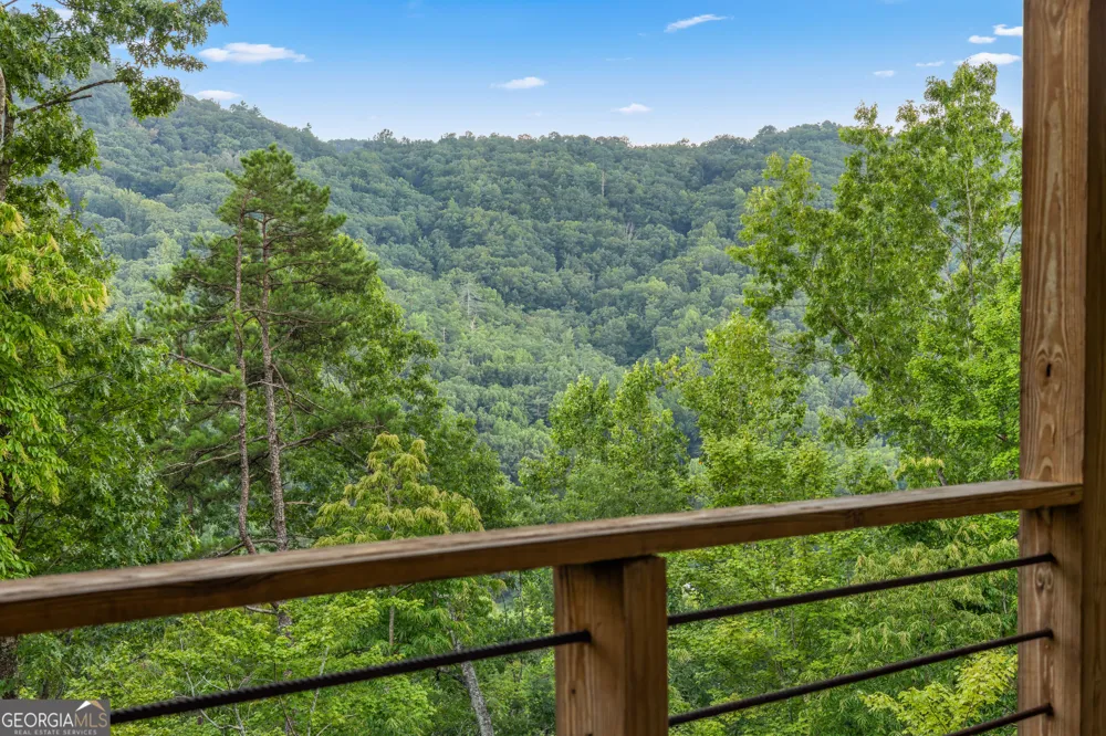 33 Jim McCrackin RD Clayton, GA 30525