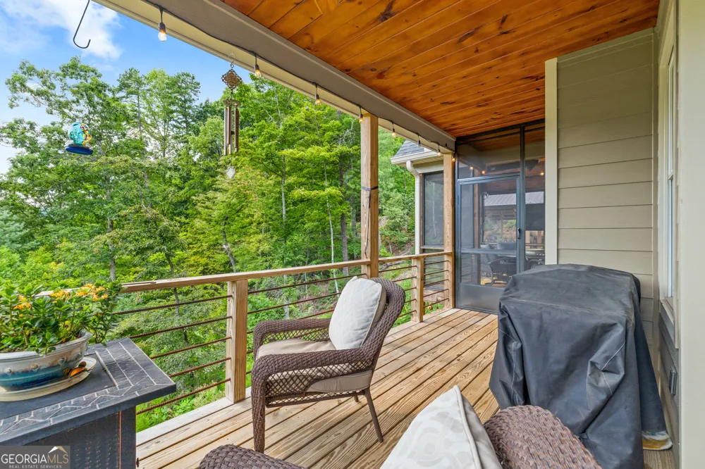 33 Jim McCrackin RD Clayton, GA 30525