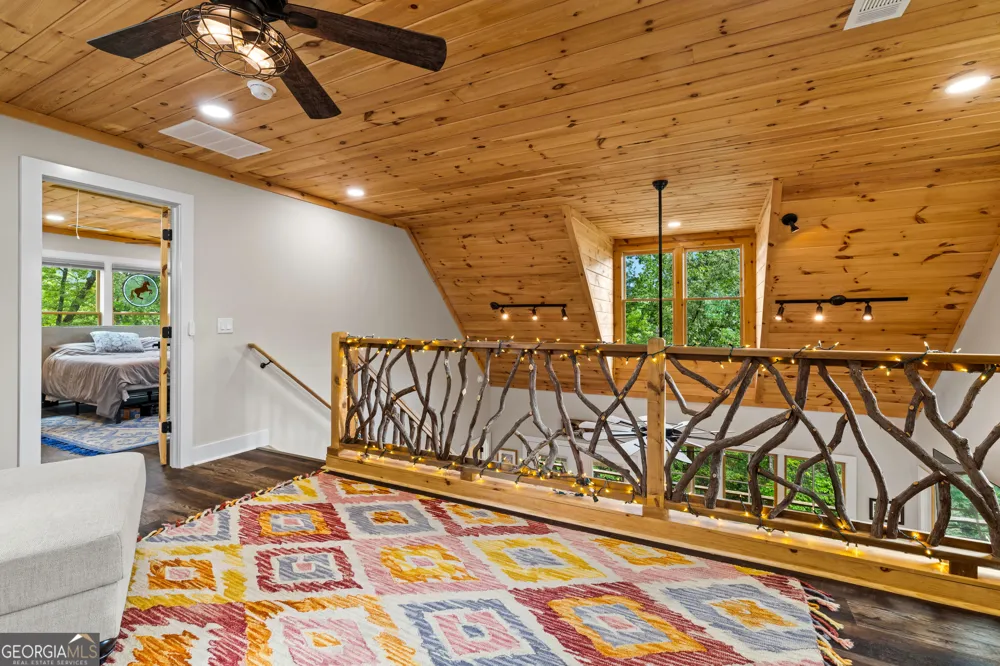 33 Jim McCrackin RD Clayton, GA 30525