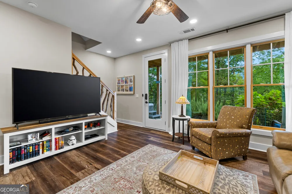 33 Jim McCrackin RD Clayton, GA 30525