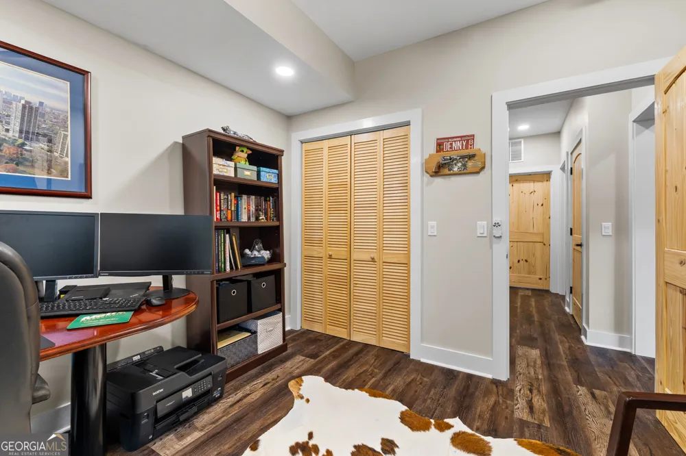 33 Jim McCrackin RD Clayton, GA 30525