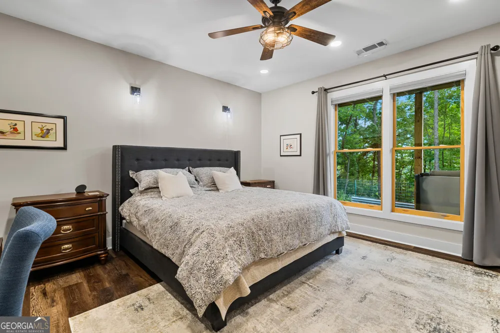 33 Jim McCrackin RD Clayton, GA 30525