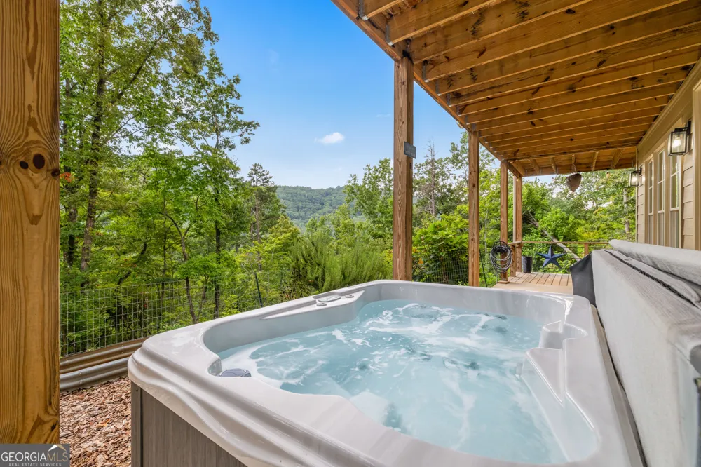 33 Jim McCrackin RD Clayton, GA 30525