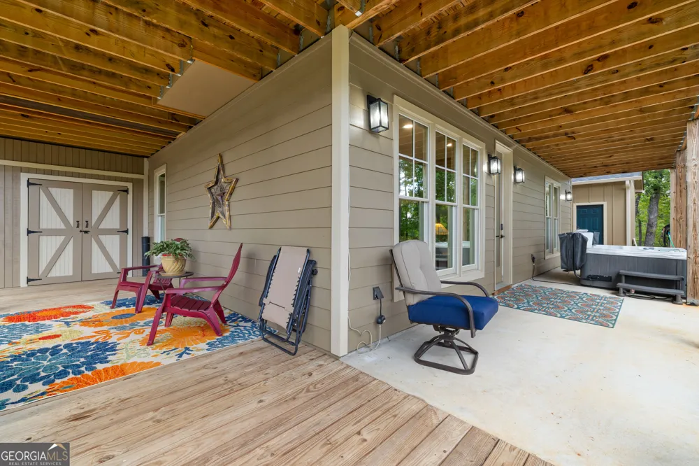 33 Jim McCrackin RD Clayton, GA 30525