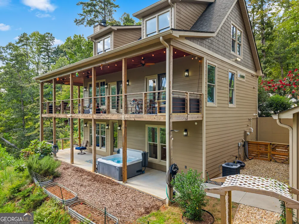 33 Jim McCrackin RD Clayton, GA 30525